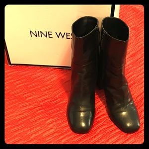 Nine West Dollface round toe boot  sz 10